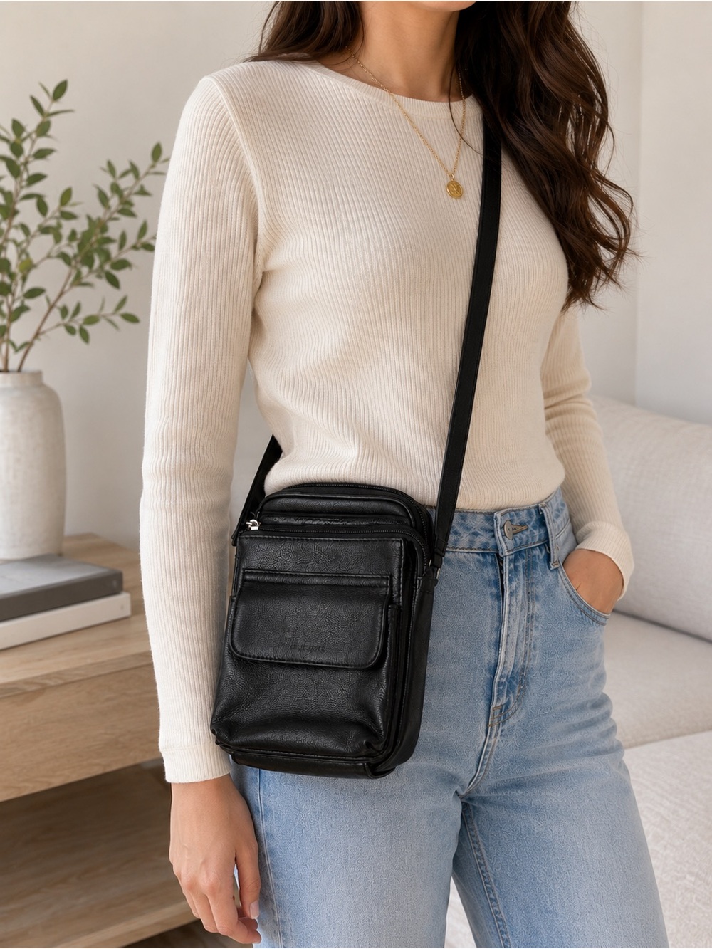 Vintage FOSSIL Black Leather Crossbody Messenger Bag